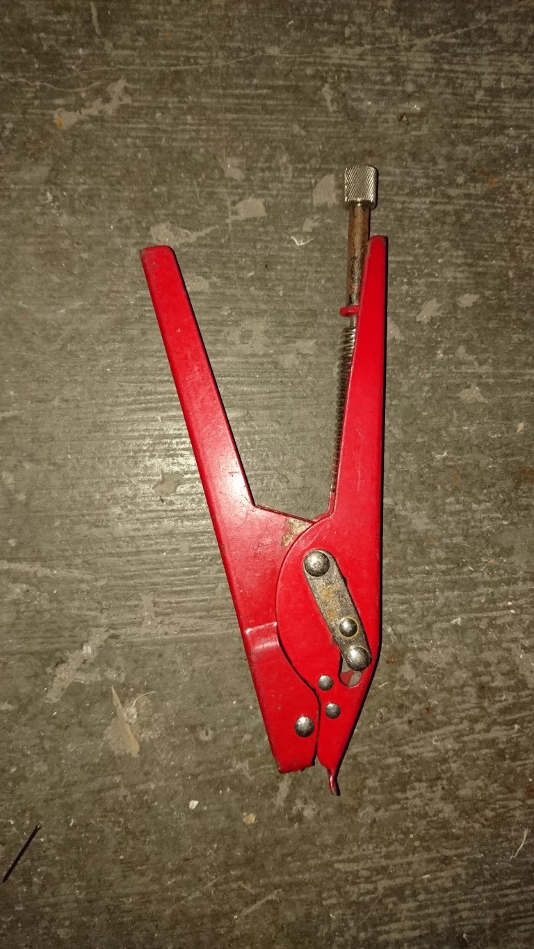 Pince à collier fixation